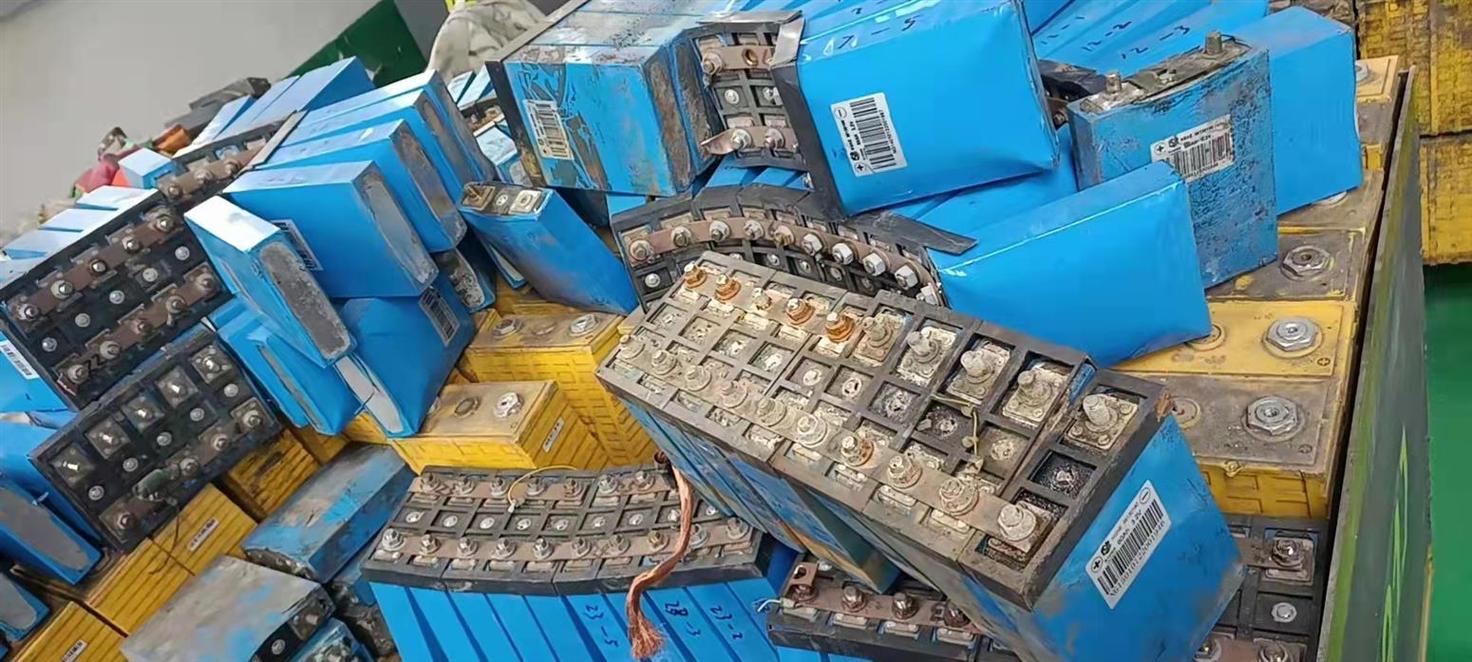 137.4GWh 廢舊鋰電池之困，2025 年回收設備如何化解？